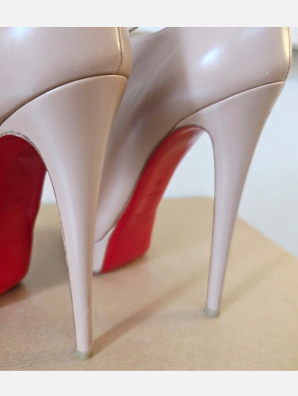 Christian Louboutin Nude T-Strap Peep-Toe Heels EU39 US8 - Picture 8 of 11